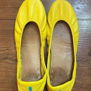 Mustard Tieks